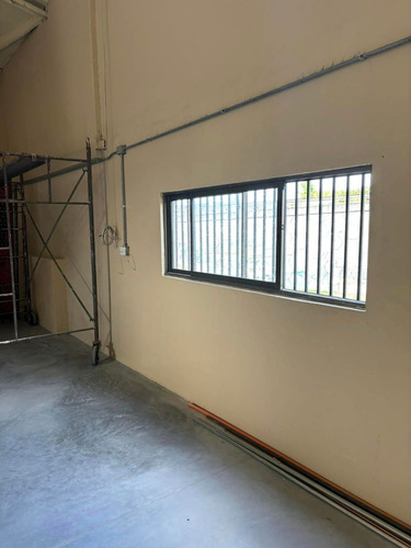 Amplia Bodega Comercial En Arriendo En Concepción