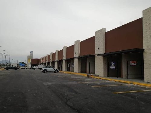 Imagen 1 de 5 de Locales En Cañadas Del Lago