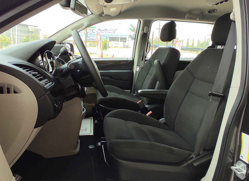 Imagen 13 de 15 de Dodge Grand Caravan 2020 5p Sxt