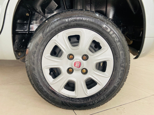 Fiat Uno Uno Vivace 1.0 8V (Flex) 4p