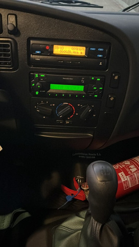 Mercedes Benz Accelo 815 / 2023 / Autoglas