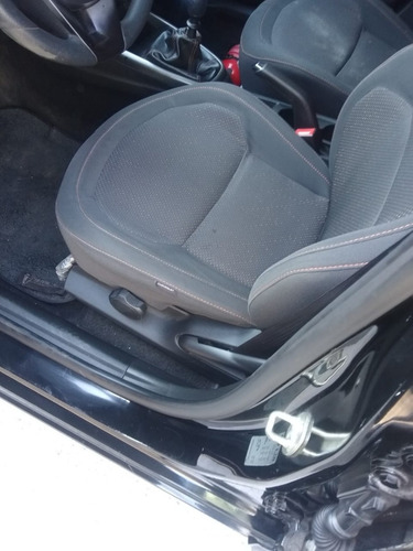 Imagem 8 de 10 de Gm Onix Lt 1.4 2014