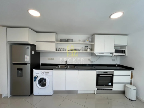 Venta Apartamento Primera Linea Mansa Frente Al Mar Con Parrillero Propio. Punta Del Este Uruguay