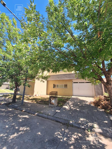 Casa En Alquiler 3 Dorm,3 Baños,cochera Doble,jardin -altos De Manantiales-