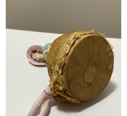 Boneca Antiga Alemã De Porcelana Com Almofada De Alfinetes