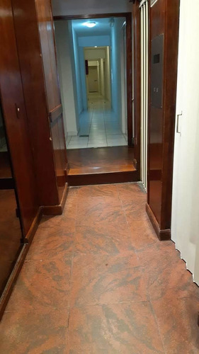 Imagen 9 de 17 de Real Oportunidad!!! Excelente Ubicación! 56 Mts 2 Divisiblemuy Amplio Apto Profesional