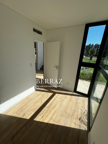 Casa Venta 4 Dormitorios Barrio Santo Tomás Lote De 450 M2 Pilar