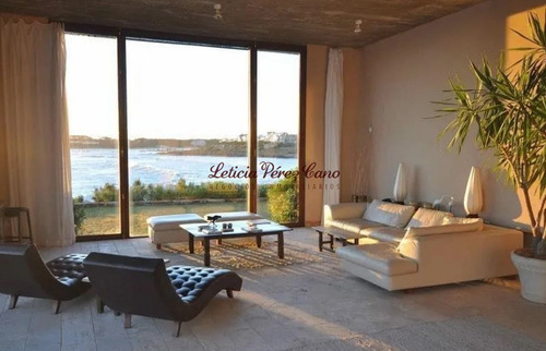 Imagen 13 de 26 de Espectacular Casa Frente Al Mar