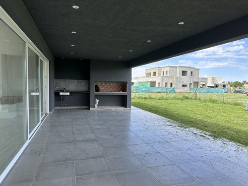 Casa En Venta Barrio San Simon Canning