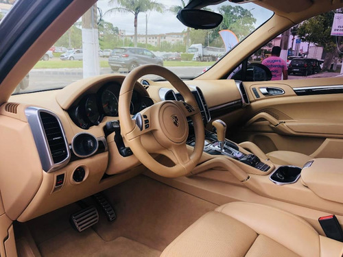 Porsche Cayenne V8