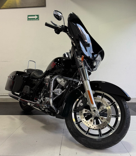 Excelente Harley Davidson Electra Glide 2019