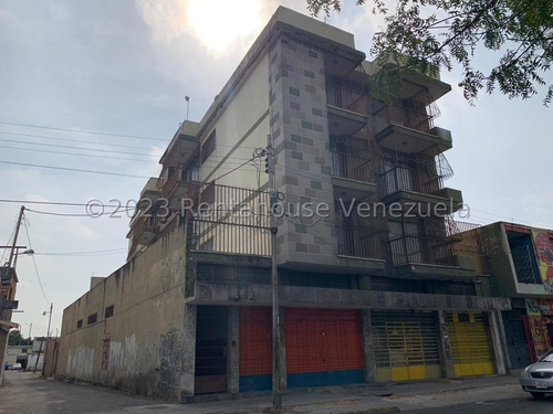 Edificio Comercial En Venta En Avenida Principal Del Centro De Barquisimeto Lara, Rc