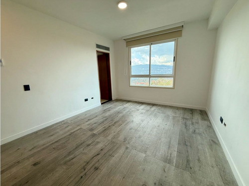 Se Alquila Ph 583m2 Mirador De Los Campitos 7746