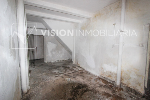 Oportunidad Venta Padron Unico Local De 71 M2 Y 5 Mts De Altura Baños Con Vivienda De Altos 61 M2 Ambientes Enormes Cocina Y Baño Completo Terraza Patio Balcones Barrio De Los Judíos Arenal Grande