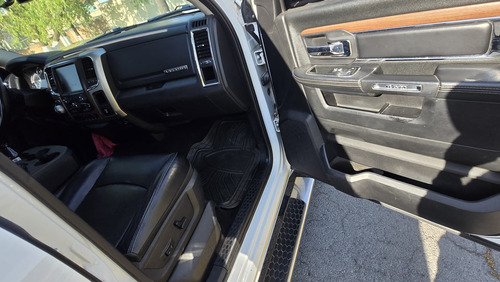 Camioneta Ram 2500 Laramie V8 At 4x4