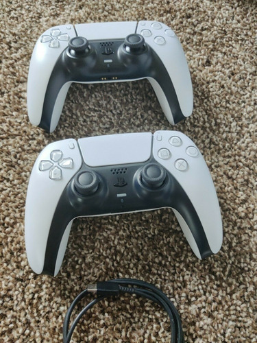Imagen 4 de 5 de Consola Sony Playstation 5 Ps5 Disc Edition Con 2 Controlado