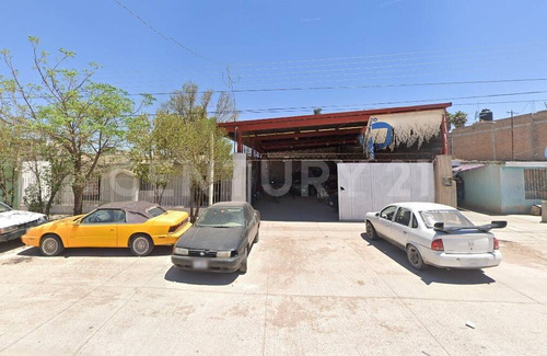 Casa En Venta Con Local Para Taller En Col. Jardines De Cancún, Durango, Dgo.