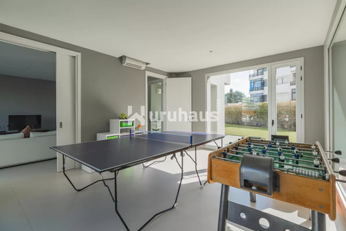 Alquiler Apartamento Tres Dormitorios Playa Brava Edificio Brava Biarritz