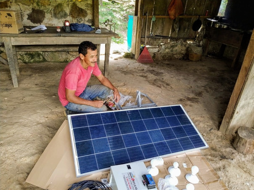 Kit Planta Panel Solar: Bombillos Led Cargador Usb Fuente Tv