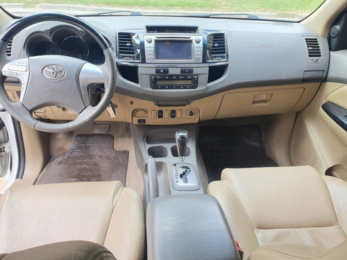 Toyota Sw4 2013 2.7 Srv Cuero Vvti 4x2 4at 5 Asientos