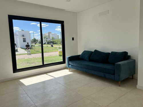 Venta Casa A Estrenar 2 Dormitorios 1 En Suite