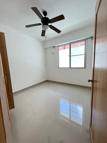 Se Vende Apartamento En Los Ríos. Piso 2. Cerca De Intec. Código: Nd255