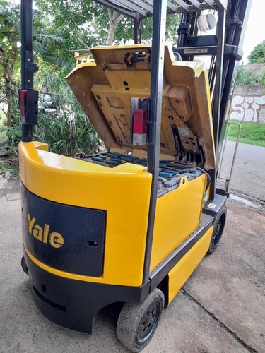 Imagen 4 de 9 de Autoelevador Yale Electrico 2500kg T. Triple C Desplazador