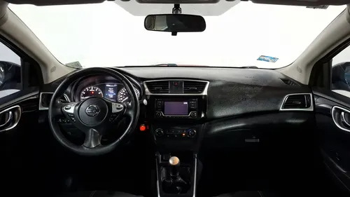 Nissan Sentra 1.8 Advance