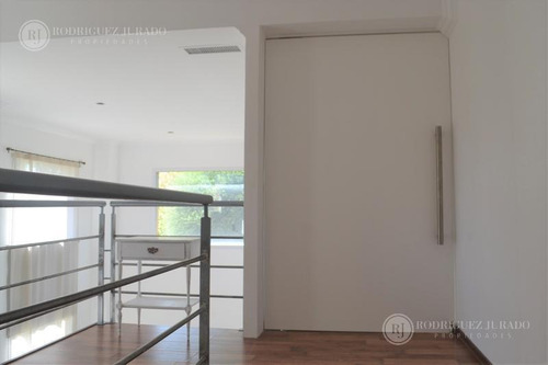 Imagen 13 de 28 de Casa De Gran Diseño, Espaciosa - Haras Santa Maria (toma Menor Valor En Mismo Barrio)