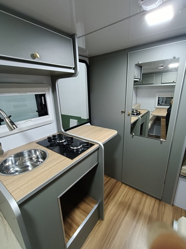 Trailer Home Para 4 Pessoas Modelo 320 C/ Cozinha E Banheiro