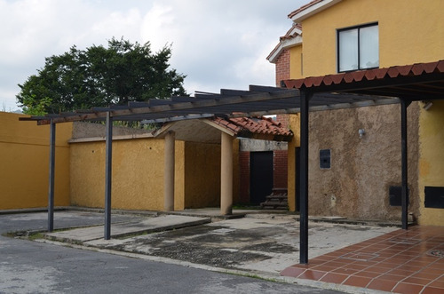 Jose R Armas, Vende Townhouse En San Diego  Conjunto Residencial San Ignacio Atth-261