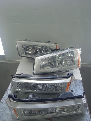 Faros Chevrolet Silverado Cara Diablo Lh/rh Original 100% Gm