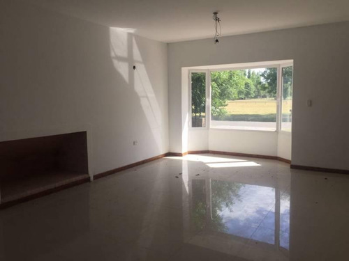 Venta - Casa En Los Alcanfores - Bayugar Negocios Inmobiliarios