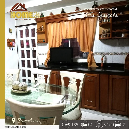 Imagen 4 de 10 de Venta De Townhouse De Tres Niveles