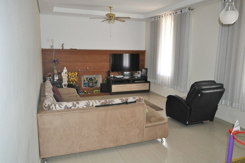 Chacara Residencial Em Vinhedo - Sp, Caixa Dagua - 0003496