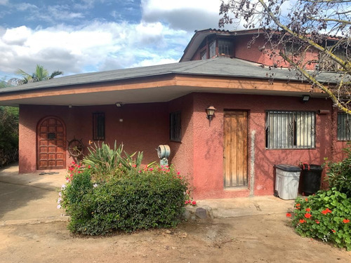 Casa En Venta De 5 Dorm. En Olmué