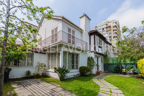 Casa R. Del Río Con Posibilidad Cambio De Giro A Comercial