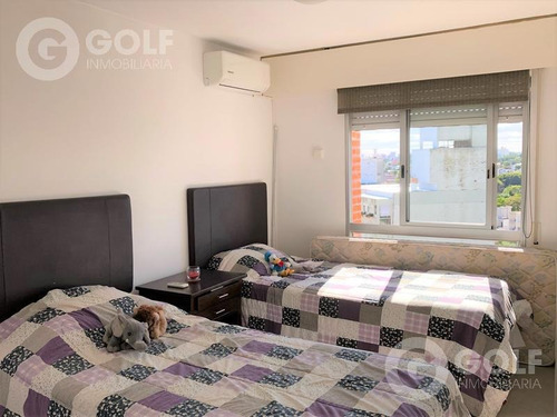Vendo Penthouse Dúplex, 3 Dormitorios, 2 Baños, Garaje Para Un Auto, Malvín.