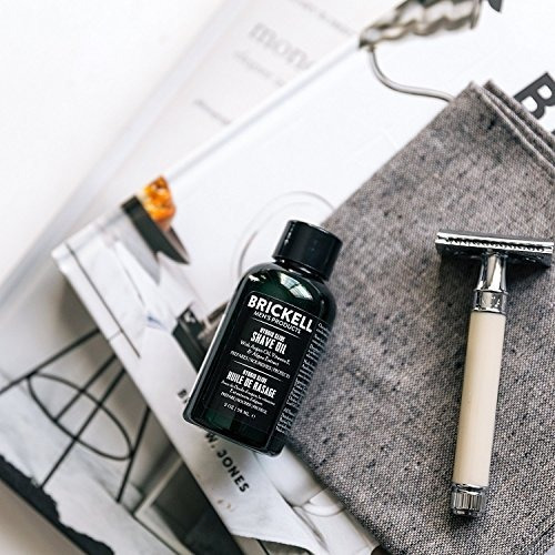 Imagen 3 de 4 de Aceite Pre Shave Híbrido Para Hombres De Brickell, Irritació