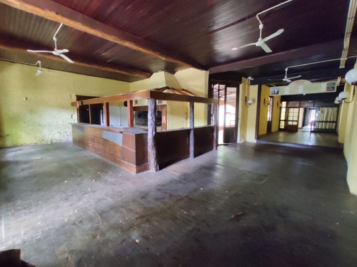 Imagen 4 de 14 de Local En Venta Sobre Av. Gral Flores En El Inicio Del Barrio Histórico #1370