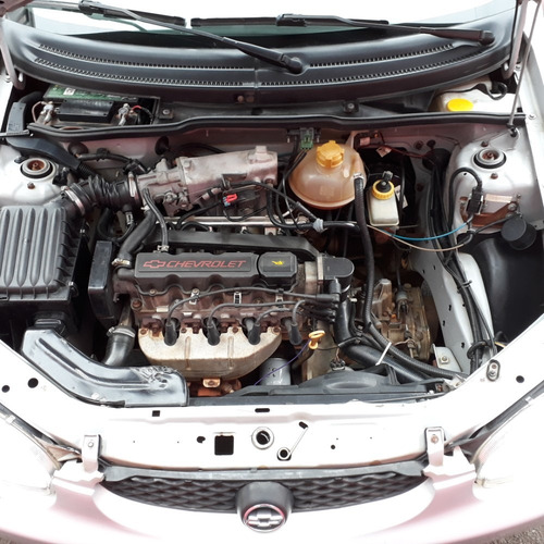 Chevrolet Corsa Sedan Millenium 2002 5 Portas 1.0
