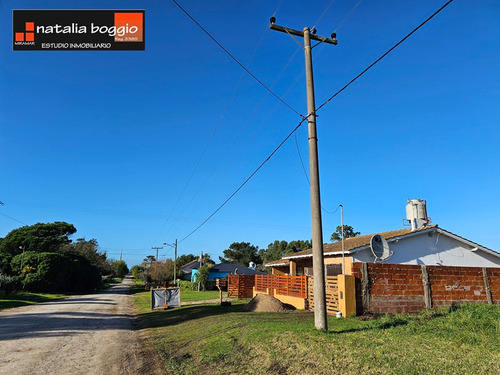 Lote En San Eduardo De Chapadmalal En Calle 841 Y 18 V5257