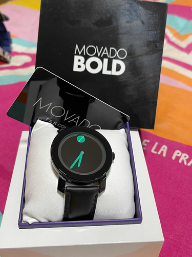 Reloj Movado Bold Correa Cuero Negra Fondo Negro Con Verde