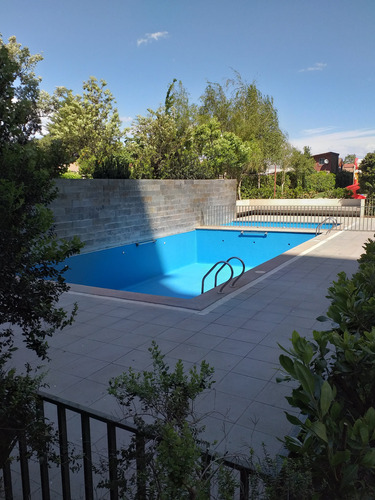 Ref:8716** Arriendo Dpto 1d+1b+terraza+bodega. Metro