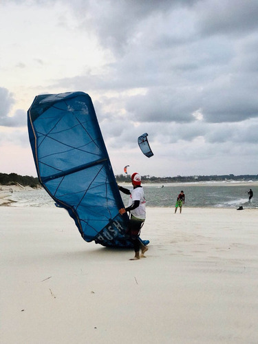Imagen 4 de 7 de Clases Y Cursos Personalizados De Kitesurf