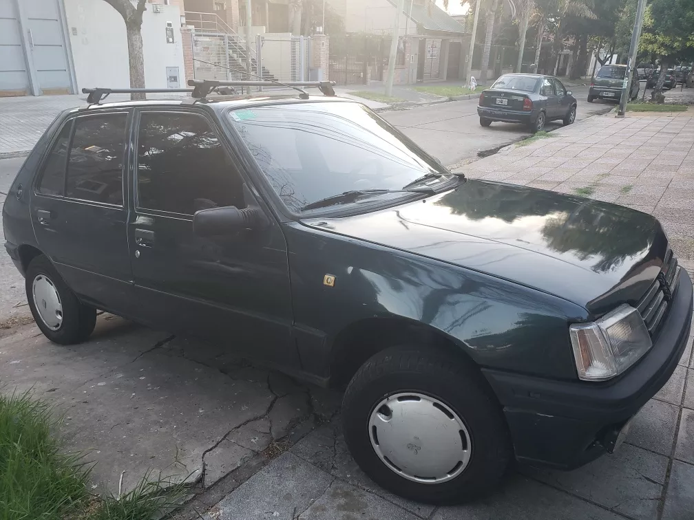 Peugeot 205 1.8 Gld Junior