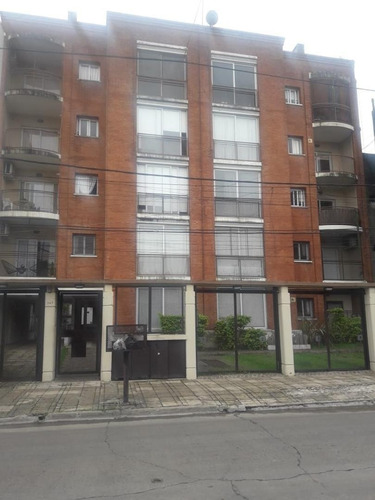 Imagen 1 de 8 de Departamento Monoambiente - Frente - Castelar Centro