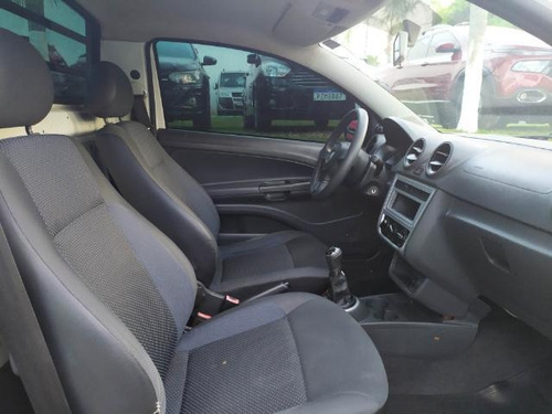 Imagem 7 de 8 de Volkswagen Saveiro 1.6 Total Flex 8v