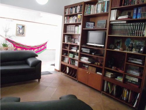 Vendo Casa 400m2 Los Chorros 0613