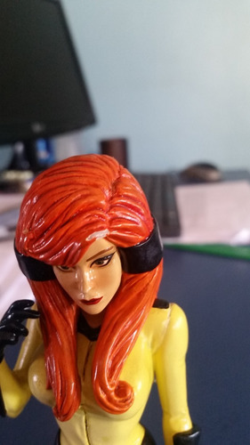Busto Crystal Inumanos - Bowen (Usado)